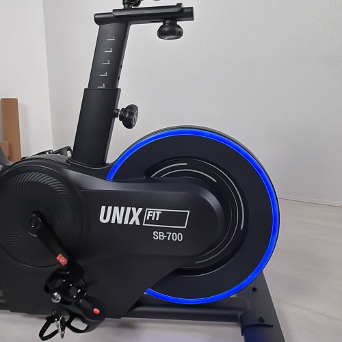 Велотренажер Спин-байк UNIX Fit с подсветкой / Smart Light 700